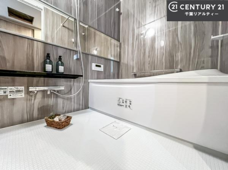  LXoXň̔tbVBL΂̂ŁAɂƐZ܂ˁĨoX^Cy݂ɂȂ܂B