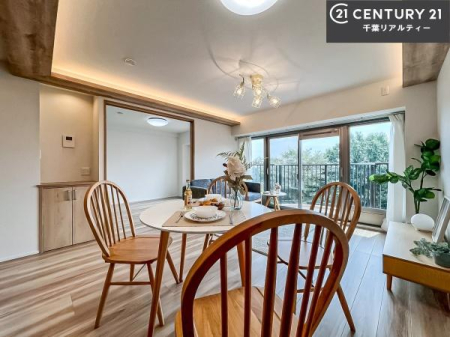 rO 傫ȑ炽Ղ̗z閾邢rOBĴ郊rOŉƑĉ났̎Ԃ߂܂B