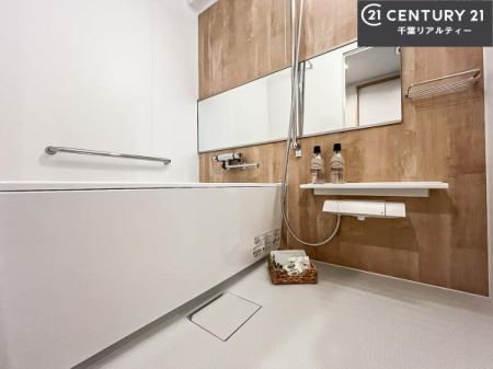  1̔ƖĂ闁łB
̑fGȃN[[VꏊłˁB