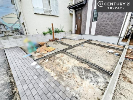 ԏ ԃXy[X2䕪܂IZJhJ[͂AoCN⎩]ԂȂǂuꏊɍ܂B