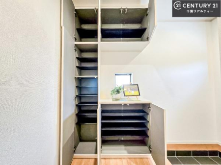  V[Y{bNXtȂ̂ŁAւЕt|₷łI
XbLւŌ˂JuԁÂSnԂo}Ă܂B
