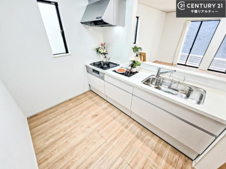 Lb` lC̑ΖʎVXeLb`̗pĂ܂IƑ̃R~jP[VRƑ݌vłB
qlɂڂ͂̂ŊłˁB[͂܂I