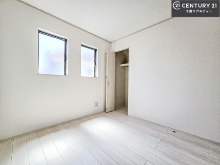 m 邭ʂ̗ǂłBuVvvɃfUCꂽBRx̂ŉƋ⃌CAEgłD݂̋Ԃnグ܂B