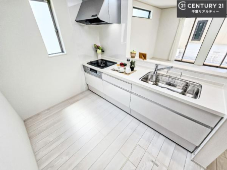 Lb` lC̑ΖʎVXeLb`̗pĂ܂IƑ̃R~jP[VRƑ݌vłB
qlɂڂ͂̂ŊłˁB[͂܂I