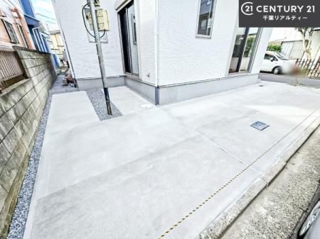 ԏ ԃXy[X2䕪܂IZJhJ[͂AoCN⎩]ԂȂǂuꏊɍ܂B