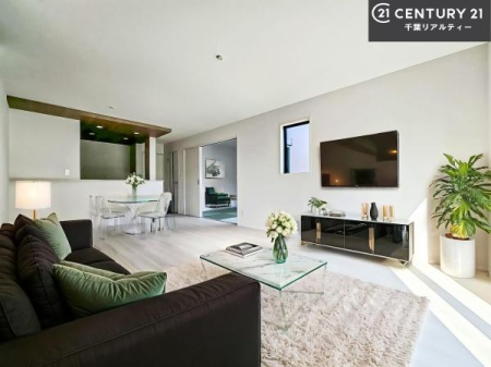 rO ƋCGp[XłB傫ȑ炽Ղ̗z閾邢rOBĴ郊rOŉƑĉ났̎Ԃ߂܂B