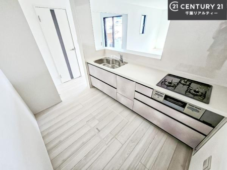 Lb` lC̑ΖʎVXeLb`̗pĂ܂IƑ̃R~jP[VRƑ݌vłB
qlɂڂ͂̂ŊłˁBLXgĉKɍƂi݂܂B