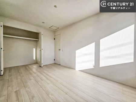 m VvɃfUCĂ邽߁AƋIт܂I
Cɓ̉ƋuĂ낰Ԃ邱Ƃł܂B