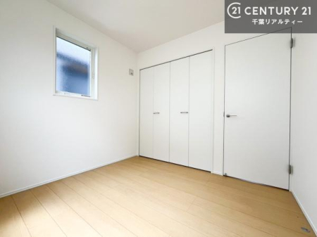 m [Xy[XĂ܂IXbLڂ鎖ł܂ˁB
ƋI΂ȂVvȃfUCׁ̈AƋI΂Cɓ̋ԍ肪łłˁB