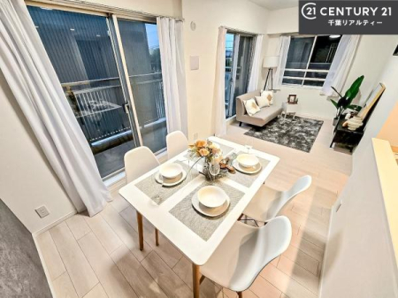 rO ؂ȉƑW܂邩炱LDKɂ͂肽B
qCɏ΂Ȃ瑖ĂpuLƂɂėǂvƎvuԂłB