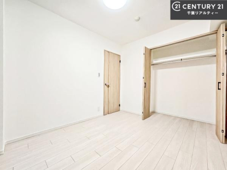 m 邭ʂ̗ǂłBuVvvɃfUCꂽBRx̂ŉƋ⃌CAEgłD݂̋Ԃnグ܂B