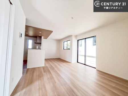 rO 傫ȑ炽Ղ̗z閾邢rOBĴ郊rOŉƑĉ났̎Ԃ߂܂B