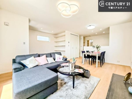 rO 傫ȑ炽Ղ̗z閾邢rOBĴ郊rOŉƑĉ났̎Ԃ߂܂B