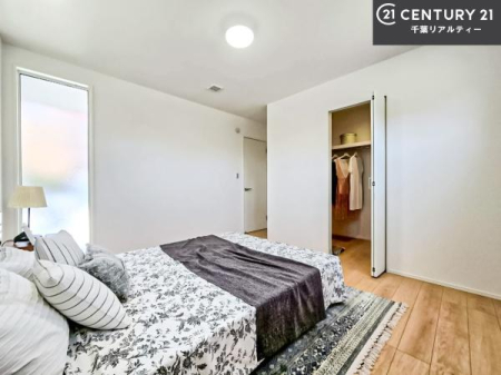 m 邭ʂ̗ǂłBuVvvɃfUCꂽBRx̂ŉƋ⃌CAEgłD݂̋Ԃnグ܂B