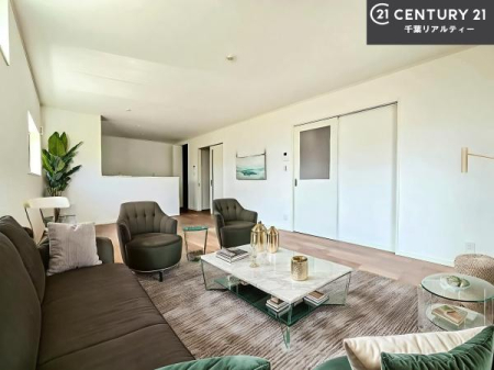 rO ƋCGp[XłBSnǂrO͉ƑRƏW܂܂BƑcR̎ԂłBƑƁAw[Ԃ߂łˁB邭JIȋԂłB