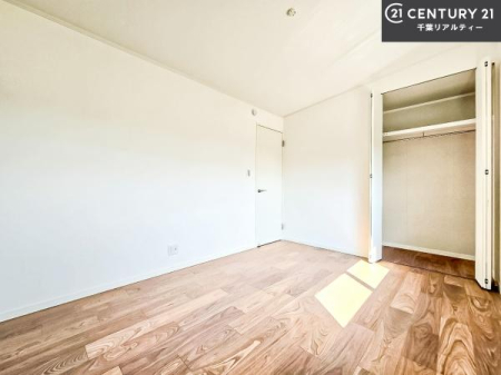 m 邭ʂ̗ǂłBuVvvɃfUCꂽBRx̂ŉƋ⃌CAEgłD݂̋Ԃnグ܂B