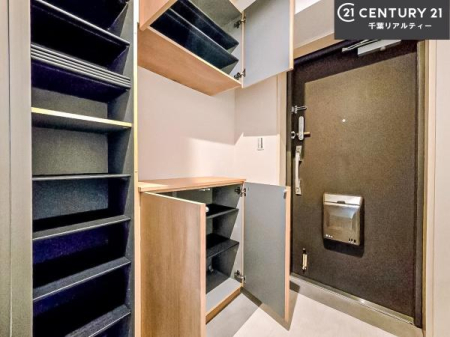  V[Y{bNXtȂ̂ŁAւЕt|₷łI
XbLւŌ˂JuԁÂSnԂo}Ă܂B
