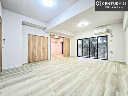 rO SnǂrO͉ƑRƏW܂܂BƑcR̎ԂłBƑƁAw[Ԃ߂łˁB邭JIȋԂłB