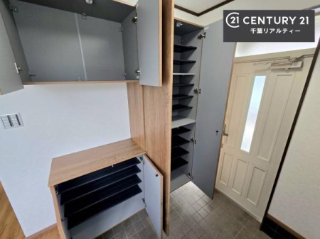  V[Y{bNXtłƑ̌CՂ[łAyԕXbL邱Ƃo܂