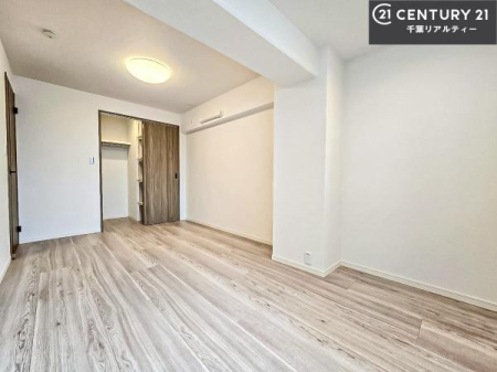 Q [Xy[XĂ܂IXbLڂ鎖ł܂ˁB
ƋI΂ȂVvȃfUCׁ̈AƋI΂Cɓ̋ԍ肪łłˁB