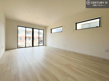 rO ydlzSnǂrO͉ƑRƏW܂܂BƑcR̎ԂłBƑƁAw[Ԃ߂łˁB邭JIȋԂłB