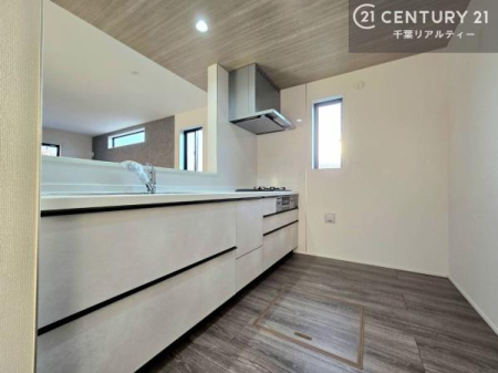 Lb` lC̑ΖʎVXeLb`̗pĂ܂IƑ̃R~jP[VRƑ݌vłB
qlɂڂ͂̂ŊłˁBLXgĉKɍƂi݂܂B