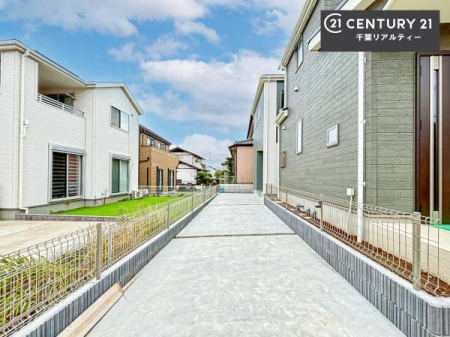 ԏ ԃXy[X2䕪܂IZJhJ[͂AoCN⎩]ԂȂǂuꏊɍ܂B