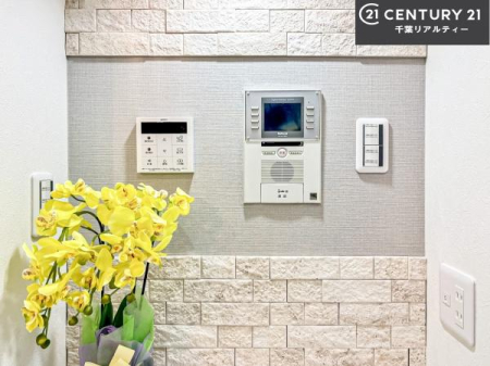 ̑ TVj^[tC^[złql̂ԒȂǂSłˁB
{^ЂƂłC̏ƂƂ̂II[goXB