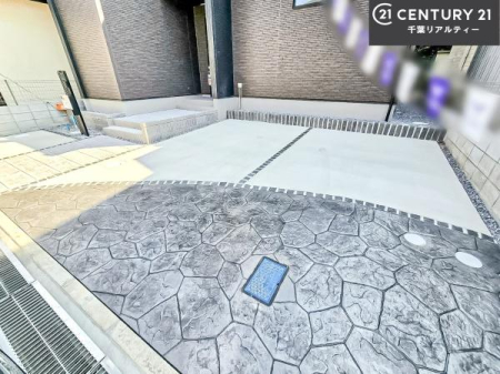 ԏ ԃXy[X2䕪܂IZJhJ[͂AoCN⎩]ԂȂǂuꏊɍ܂B