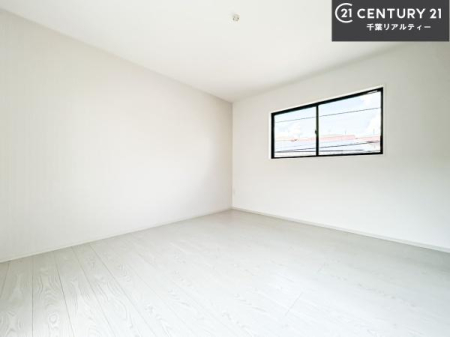 m 邭ʂ̗ǂłBuVvvɃfUCꂽBRx̂ŉƋ⃌CAEgłD݂̋Ԃnグ܂B