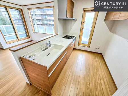 Lb` lC̑ΖʎLb`ŉƑVтɗFBƂbȂ炨ł܂BR~jP[VƂ݌v͊łˁB