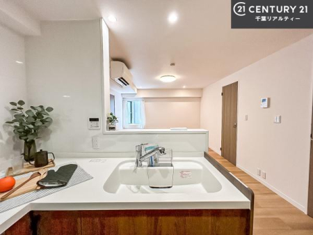 Lb` ChȃVNłˁI˂ɂ₷ƎyXdl̃VXeLb`łI
fUCƋ@\˂Lb`Ő܂ˁI