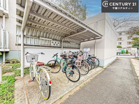 ̑p ֏ꊮŁAq܂̎]ԂʋΗp̎]ԂSĒu܂BƑɂꂵ֗ȐݔłB