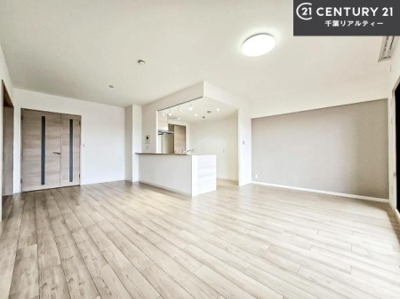 rO LX_CjOXy[XI肨HB΂yԂ߂܂BX̔܂I