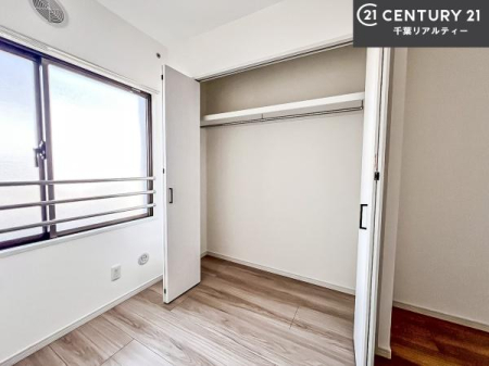 rOȊŐ [Xy[XĂ܂IXbLڂ鎖ł܂ˁB
ƋI΂ȂVvȃfUCׁ̈AƋI΂Cɓ̋ԍ肪łłˁB
