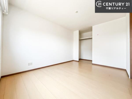 m [Xy[XĂ܂IXbLڂ鎖ł܂ˁB
ƋI΂ȂVvȃfUCׁ̈AƋI΂Cɓ̋ԍ肪łłˁB
