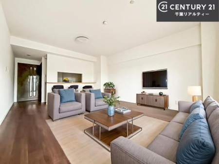 rO ƋCGp[XłBSnǂrO͉ƑRƏW܂܂BƑcR̎ԂłBƑƁAw[Ԃ߂łˁB邭JIȋԂłB