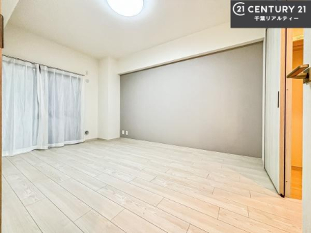 rOȊŐ [Xy[XĂ܂IXbLڂ鎖ł܂ˁB
ƋI΂ȂVvȃfUCׁ̈AƋI΂Cɓ̋ԍ肪łłˁB