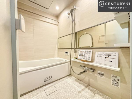  LXoXň̔tbVBL΂̂ŁAɂƐZ܂ˁĨoX^Cy݂ɂȂ܂B