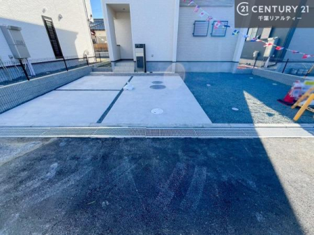 ԏ ԃXy[X2䕪܂IZJhJ[͂AoCN⎩]ԂȂǂuꏊɍ܂B