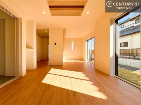 rO ؂ȉƑW܂邩炱LDKɂ͂肽B
qCɏ΂Ȃ瑖ĂpuLƂɂėǂvƎvuԂłB