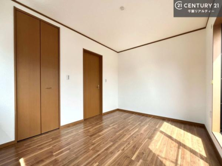 m [Xy[XĂ܂IXbLڂ鎖ł܂ˁB
ƋI΂ȂVvȃfUCׁ̈AƋI΂Cɓ̋ԍ肪łłˁB
