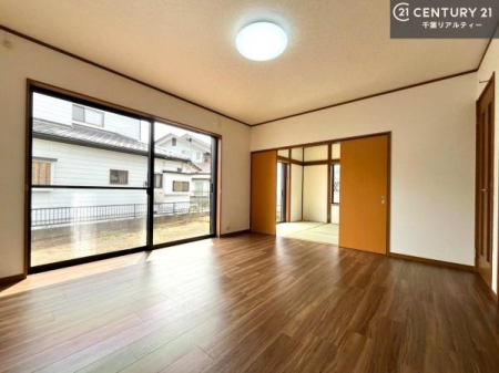 rO SnǂrO͉ƑRƏW܂܂BƑcR̎ԂłBƑƁAw[Ԃ߂łˁB邭JIȋԂłB