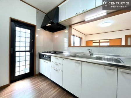 Lb` lC̑ΖʎVXeLb`̗pĂ܂IƑ̃R~jP[VRƑ݌vłB
qlɂڂ͂̂ŊłˁB[͂܂I