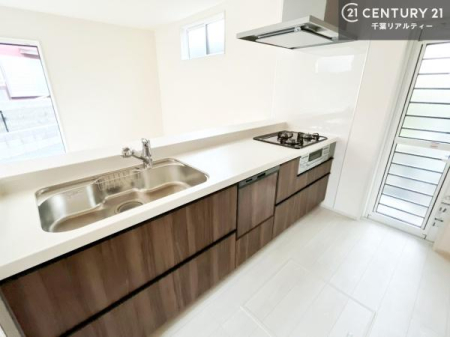 Lb` lC̑ΖʎVXeLb`̗pĂ܂IƑ̃R~jP[VRƑ݌vłB
qlɂڂ͂̂ŊłˁBLXgĉKɍƂi݂܂B