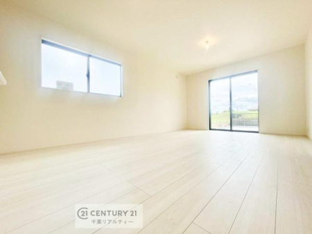 rO SnǂrO͉ƑRƏW܂܂BƑcR̎ԂłBƑƁAw[Ԃ߂łˁB邭JIȋԂłB