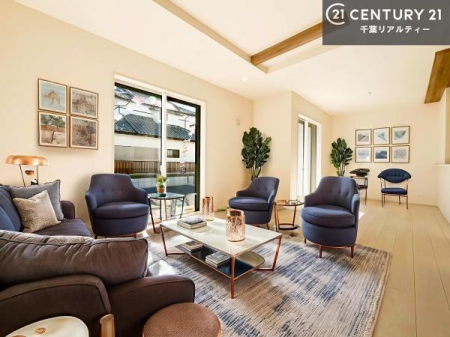 rO ƋCGp[XłBSnǂrO͉ƑRƏW܂܂BƑcR̎ԂłBƑƁAw[Ԃ߂łˁB邭JIȋԂłB