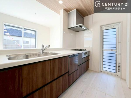 Lb` lC̑ΖʎVXeLb`̗pĂ܂IƑ̃R~jP[VRƑ݌vłB
qlɂڂ͂̂ŊłˁB[͂܂I