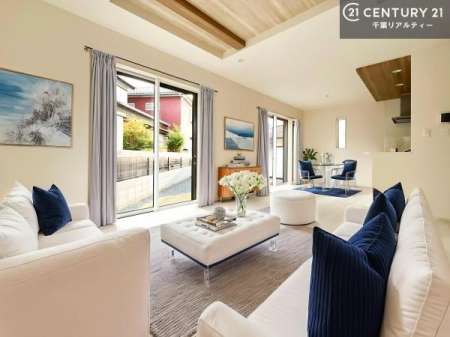 rO ƋCGp[XłBSnǂrO͉ƑRƏW܂܂BƑcR̎ԂłBƑƁAw[Ԃ߂łˁB邭JIȋԂłB