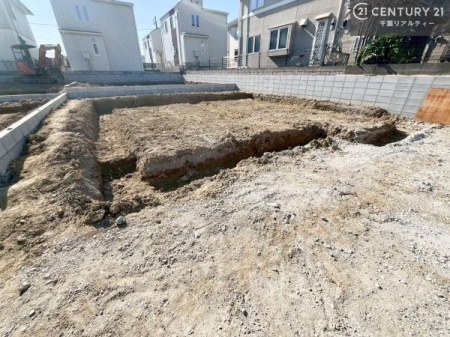 ���̑����n ���݌��z���B������͖��邭�J���I�ȃ��r���O��ŐV�ݔ��̃L�b�`���Ȃǉ��K�ȋ�Ԃ��L����܂��B�����������炱���g�V������炵�h�ւ̊��҂����܂�Z�܂��B�����������Ȃ����z���̗l�q���K���ł��B